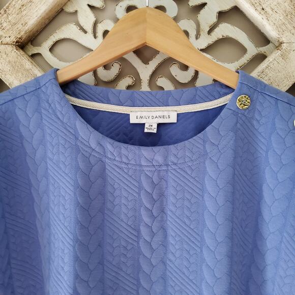 Emily Daniels Women's Long Sleeve Pullover Quilted Button Shoulder Top om Blue - Picture 2 of 5